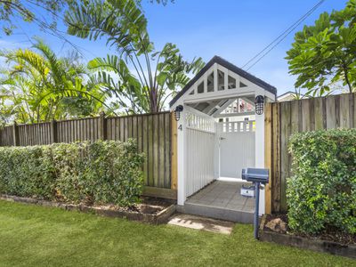 4 Caldwell St, Manly West