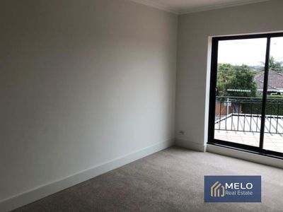 2 / 21B Military Road, Avondale Heights