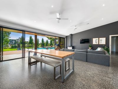 2672 Rosedale Longford Road, Longford