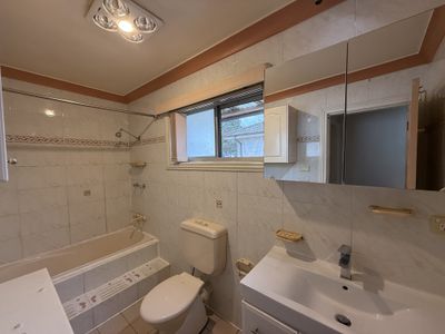 1 / 11 Coorabin Place, Riverwood