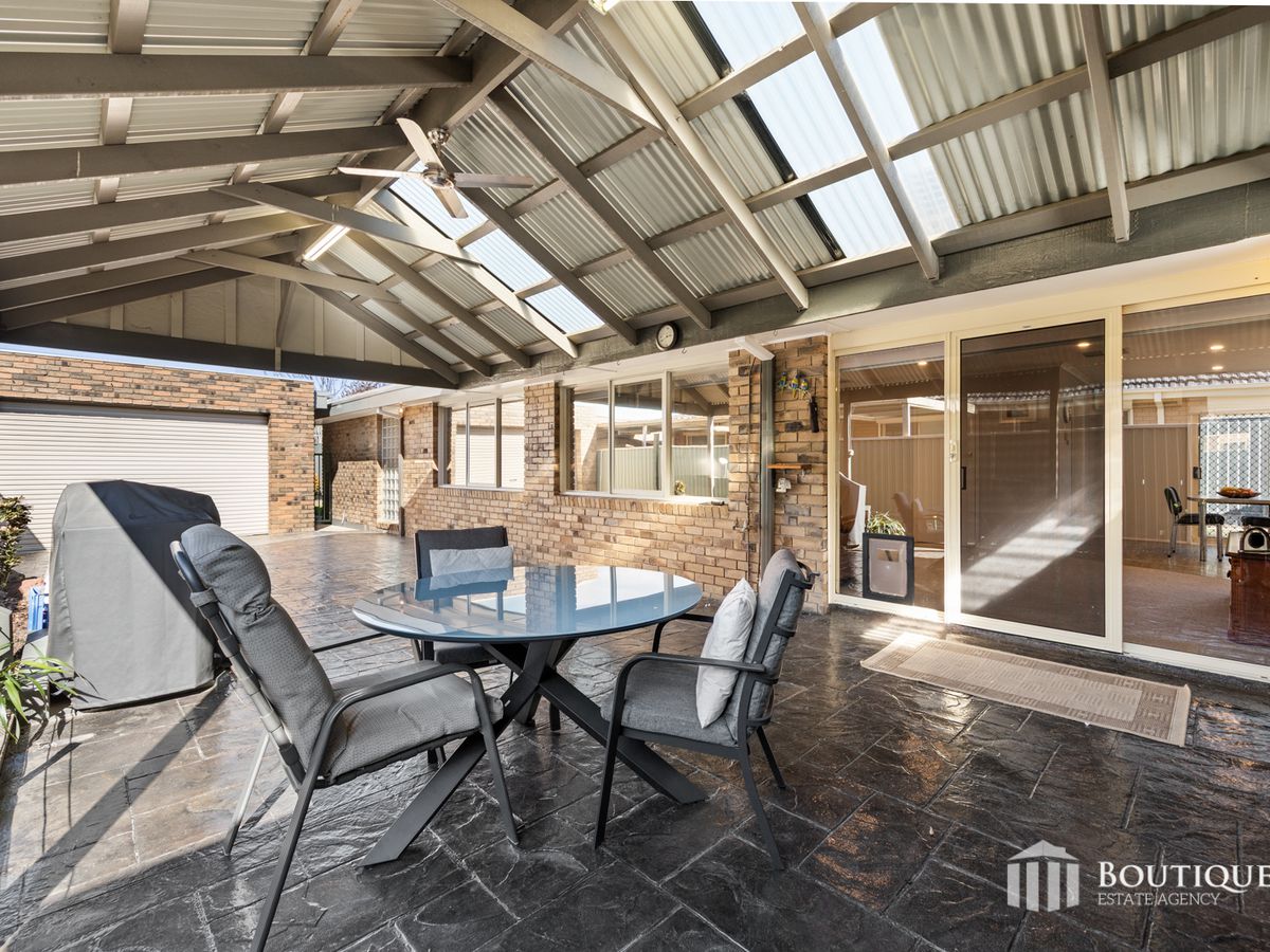15 Sherwood Crescent, Dandenong North