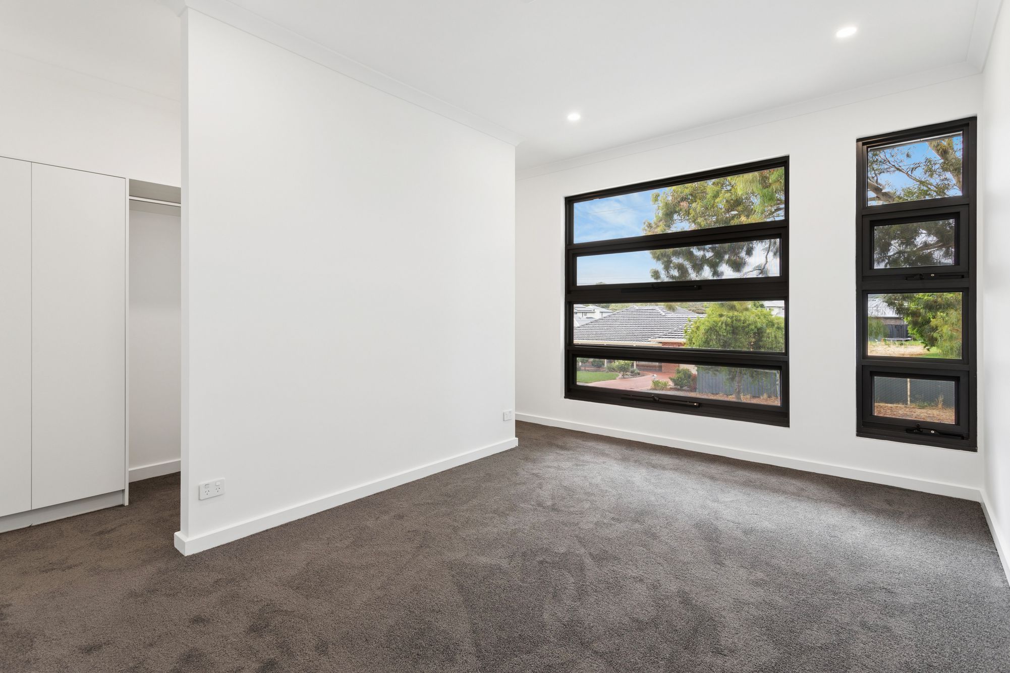 32B Avenue Road, Paradise