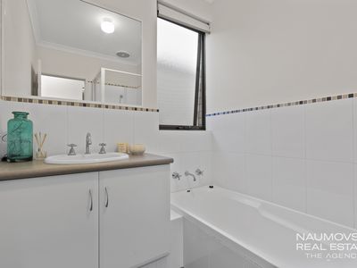 25B Lowther Terrace, Nollamara
