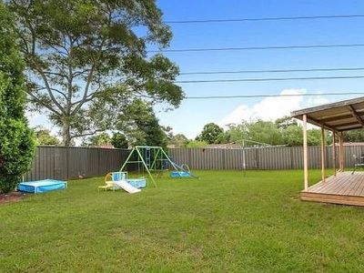 17 Camphorlaurel Court, Doonside