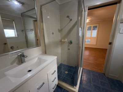 16 Malar Crescent, Booie