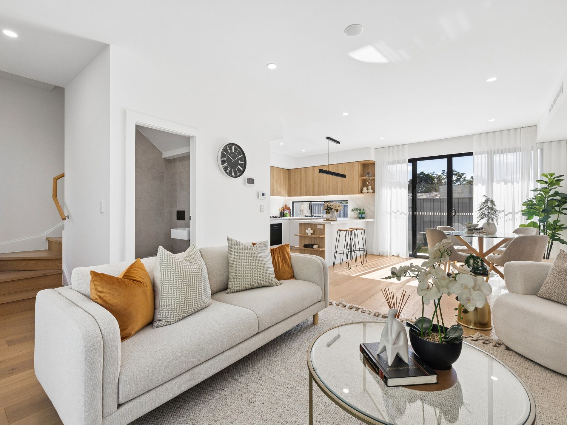 4 Bedroom / 9-9a Old Berowra Road, Hornsby