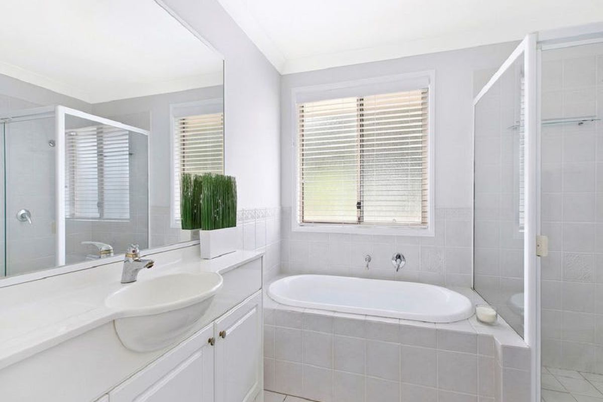 12 Scribbly Gum Crescent, Erina