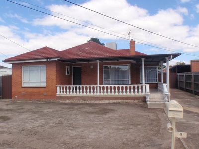 3 Avondale Avenue, St Albans
