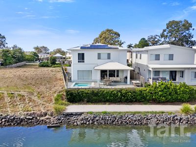 1 Lyra Avenue, Hope Island