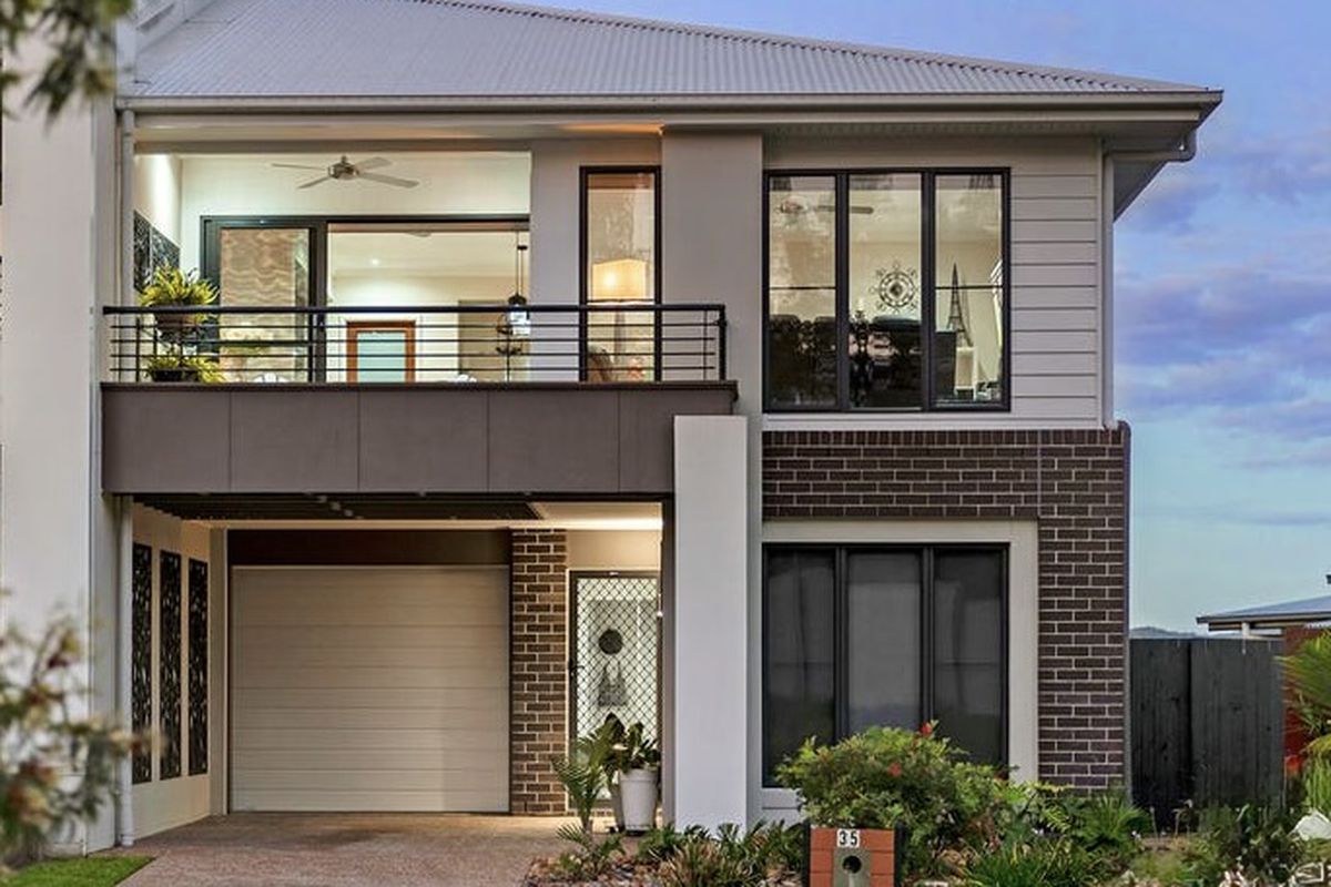 Spacious 4 Bedroom, 3 Bathroom Stylish Home