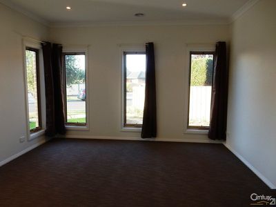 2 / 31 Beckington Crescent, Hampton Park