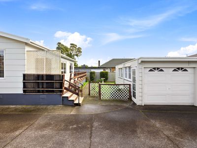 2 / 2 Garelja Road, Henderson