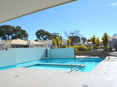 1 / 8 Arbory Close, Dubbo