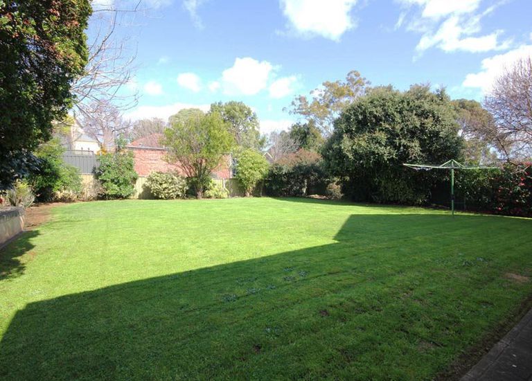 13 Anglesey Avenue, St Georges