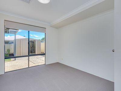 4 Trumpeter Parade, Yanchep