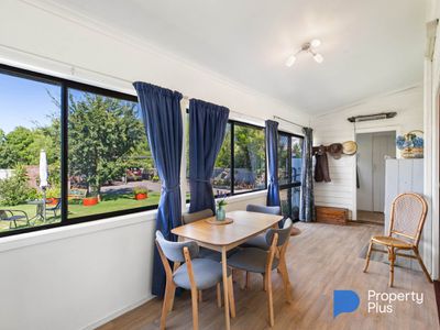 11 Peel Street, Charlton