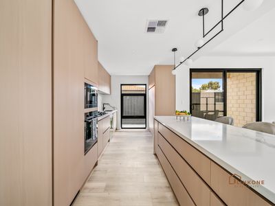 8A Castlereagh Close, Willetton