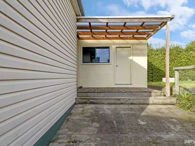 2 Connaught Crescent, West Launceston