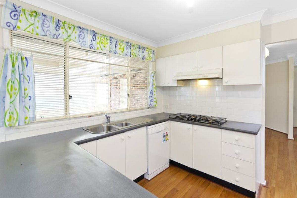 8 Sandpiper Place, Green Point