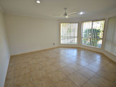 14 Topaz Circuit, Urangan