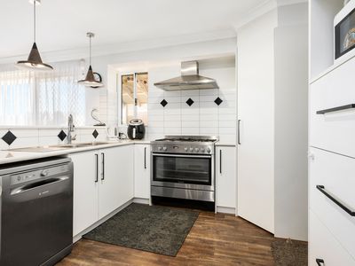 16 Pira Avenue, Karlkurla