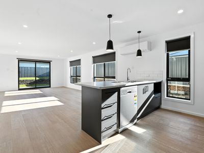 28 Deavan Drive, Shorewell Park