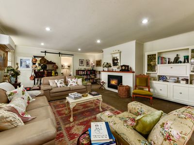17 Adams Street, Donovans