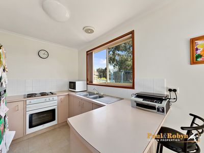 1 / 17 Derrington Crescent, Bonython