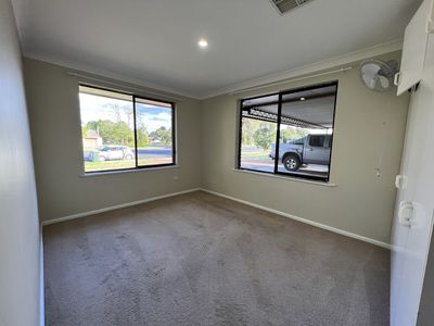 99 Baird Drive, Dubbo