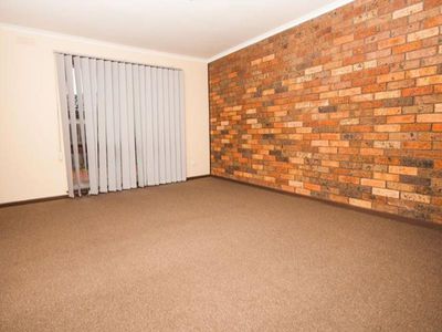 2/12 Moffatt Crescent, Hoppers Crossing