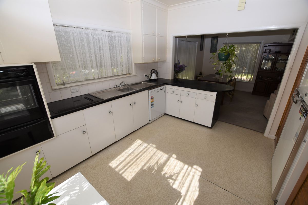 64 Lake Road, Kyabram