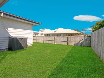 12 Village Boulevard, Pimpama