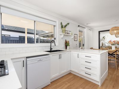 4 Hillock Avenue, East Albury