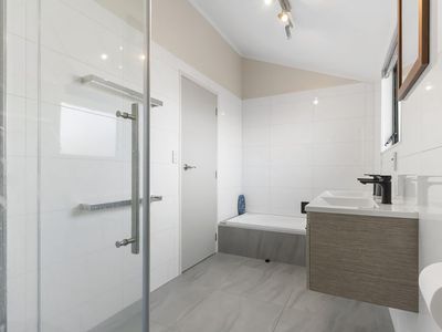 102 Chelsea View Drive, Chatswood