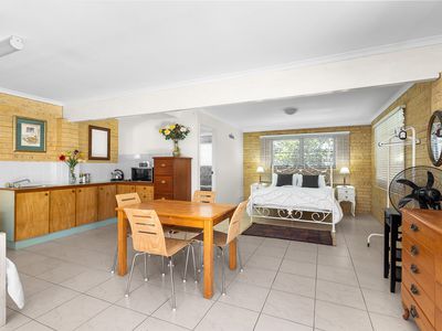 6 Peacock Court, Pomona