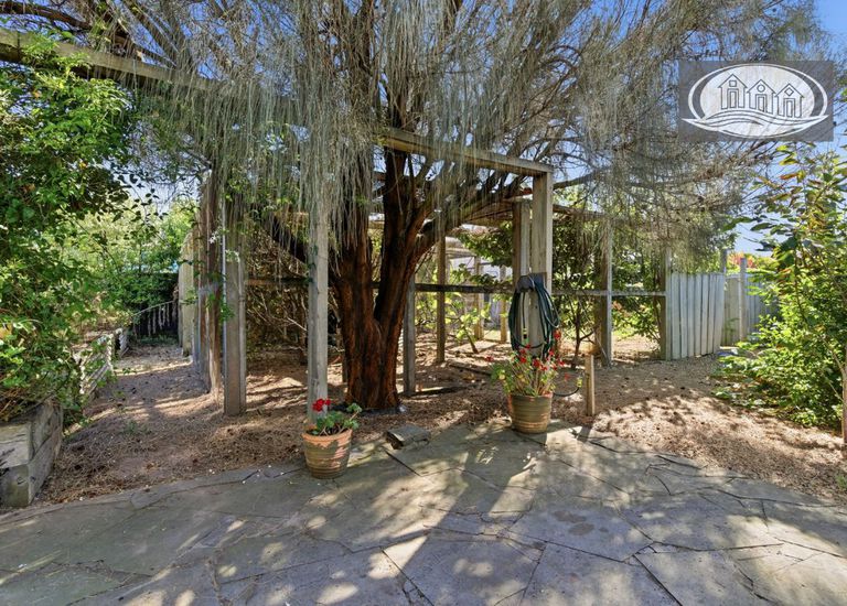 8 Aquarius Court, Portland North