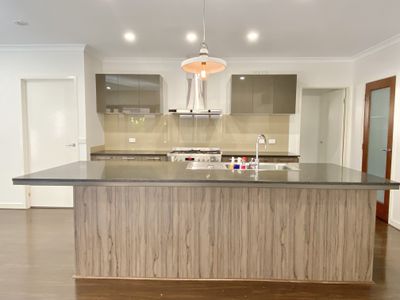 1158 Ison Road, Manor Lakes