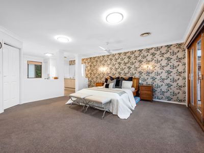 31 Baychester Place, Wakerley