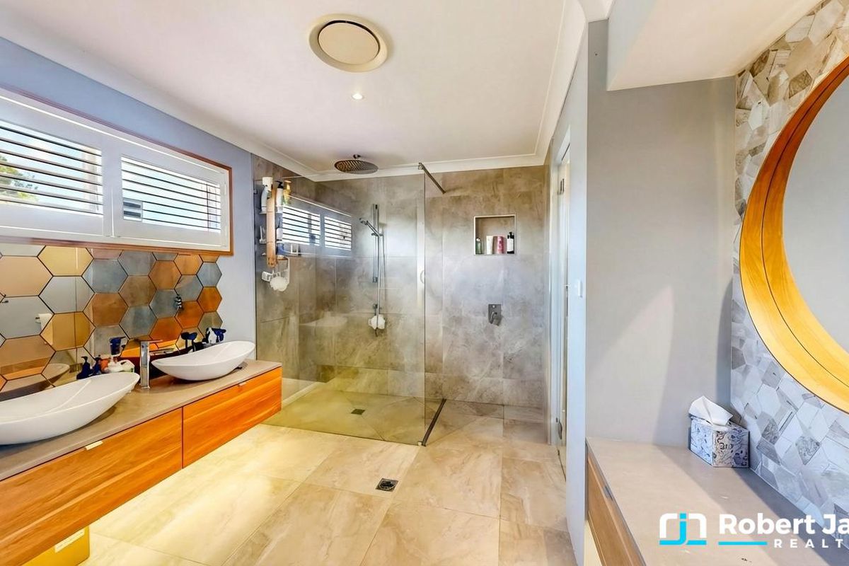 1 Wirra Place, Tewantin