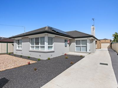 1 / 15 Meager Street, Deer Park