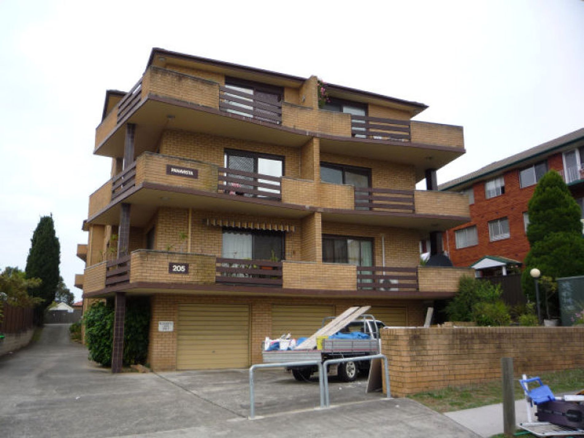 1 / 205 Haldon STREET, Lakemba