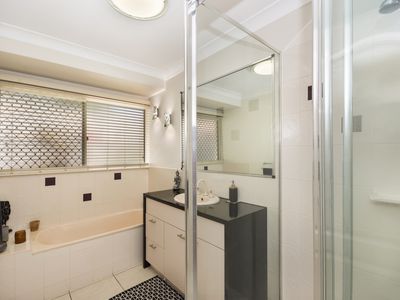 27 Minaret Way, Mount Louisa