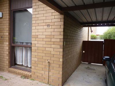10 / 15 Begg Street, Horsham