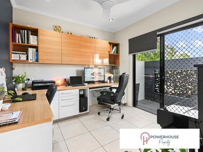 11 Gates Close, Edmonton