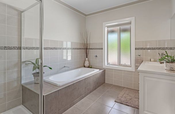 43 The Ridge, Oaklands Junction