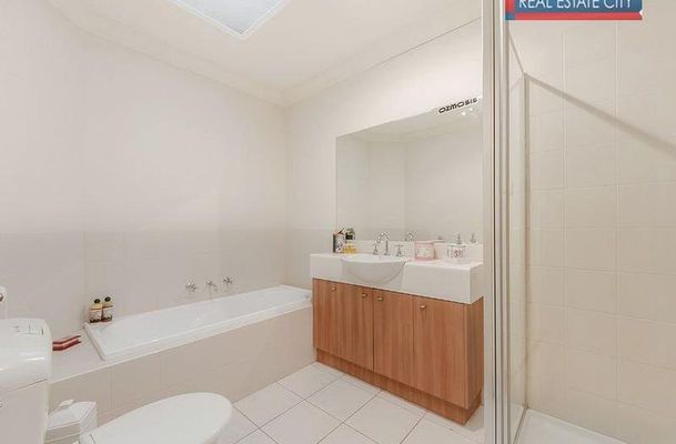75 Ravenhill Boulevard, Roxburgh Park