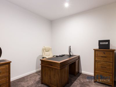 5 Mickleham Drive, Cranbourne North