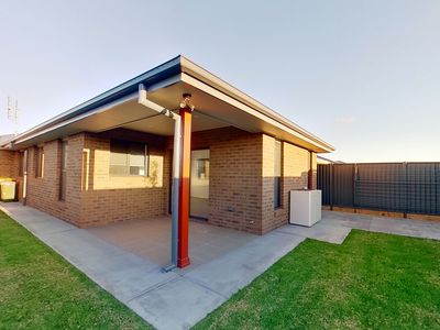 10 Bradford Circuit, Dubbo