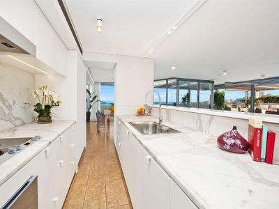 301-401 / 152 Campbell Parade, Bondi Beach