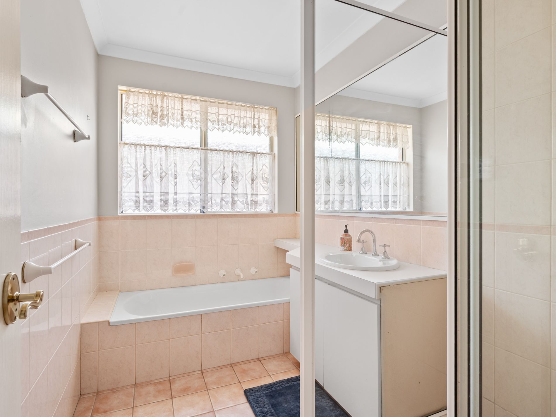 2 Osmetti Drive, Somerville